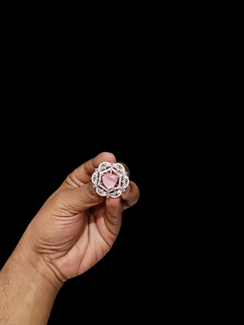 ad daimond cut ring