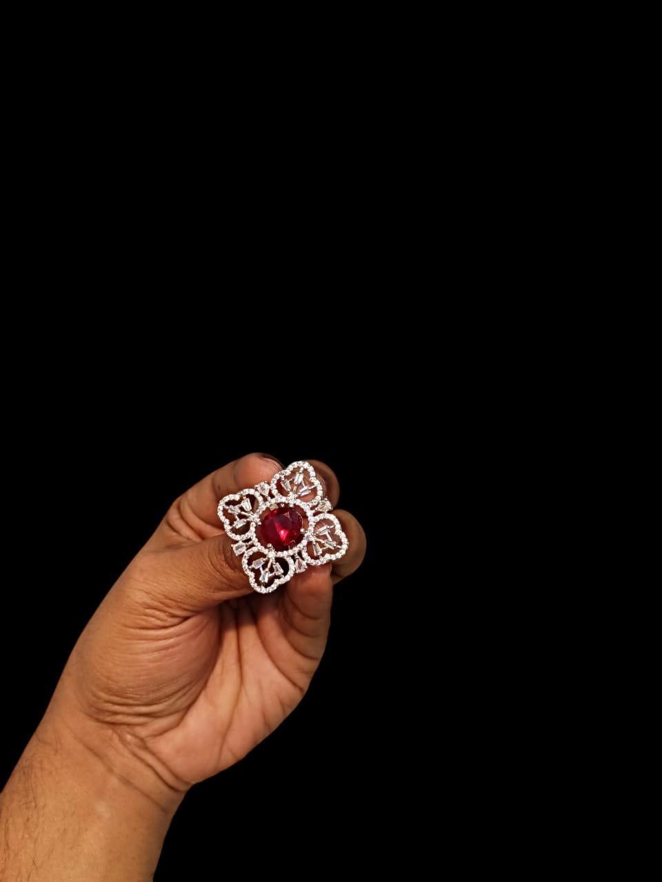 ad daimond cut ring